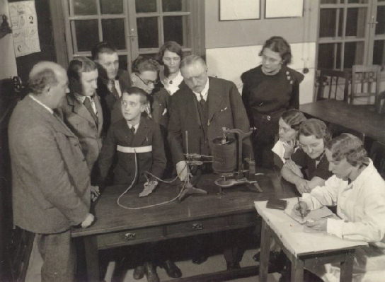 Weszely_�d�n_munka_k�zben_2.